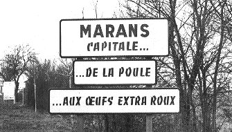 Panneaux implantés à l'entrée de Marans en 1965